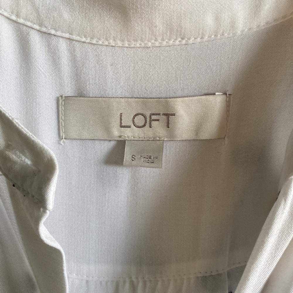 Women’s Loft Capped Sleeved Blouse - Picture 6 of 12